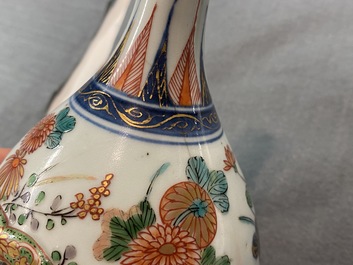 Trois vases de forme bouteille en porcelaine Imari de Japon, Edo, 17/18&egrave;me